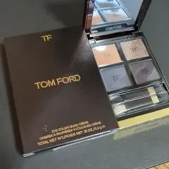【新品未使用】TOMFORD アイカラー クォード 45 アイコニック スモークのサムネイル