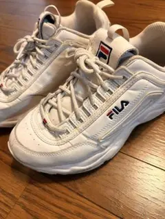 新品未使用✴︎FILA ホワイト スニーカー24cm Distracer - メルカリ