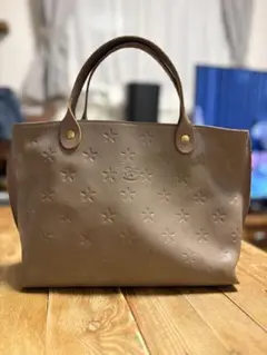 IL BISONTE/イルビゾンテ 限定品 星型押し レザートートバッグ グレー