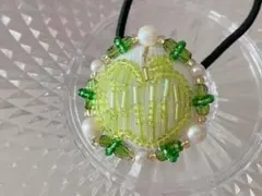 青りんご模様ビーズヘアゴム 黄緑色