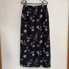 22 OCTOBRE 花柄 ロングスカート ブラックのサムネイル
