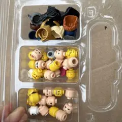 LEGO RAREミニフィグ ヘッド ヘアパーツ 大量セットのサムネイル