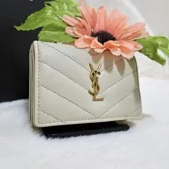 ✨美品✨サンローラン 二つ折り カサンドラ キャビアスキン Vステッチ