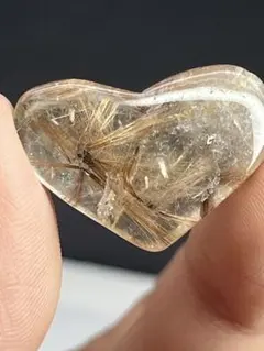 天然石　ルチルクォーツ　ミニハート　カービング　⭐️1702