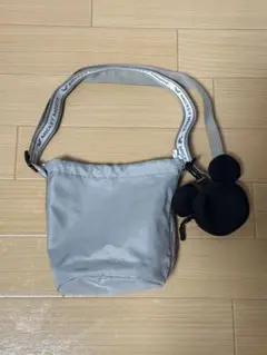 ミッキーマウス型ポーチ付きショルダーバッグ