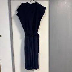 ネイビー Vネック 半袖 プリーツワンピース