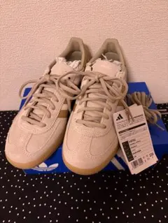 新品　 ウェンズリー ベージュ　WENSLEY SPZL 28cm 新品 adidas ウェンズリー ベージュ WENSLEY SPZL 28cm - メルカリ