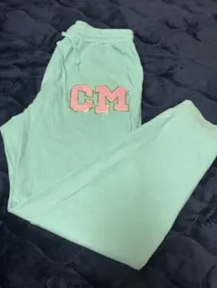 CM刺繍入りミントグリーンジョガーパンツ