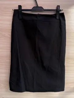 美品 ARMANI COLLEZIONI ブラック タイトスカート サイズ38のサムネイル