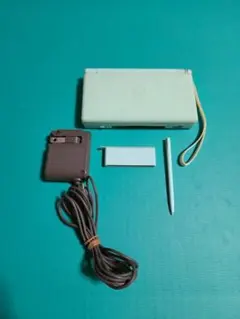 Nintendo DS Lite本体　ミントグリーン　充電器付属
