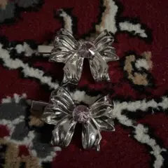 シルバーリボン型ヘアピン クリスタル付き