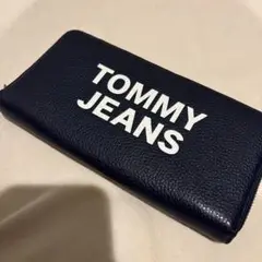 TOMMY JEANS 黒 ジッパー長財布