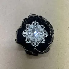 フラワーデザイン ブローチ 黒