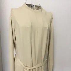 ザラ　イエローベージュ長袖　膝丈　ワンピース