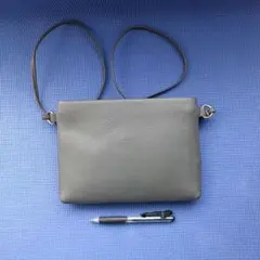 SHIPS サコッシュ