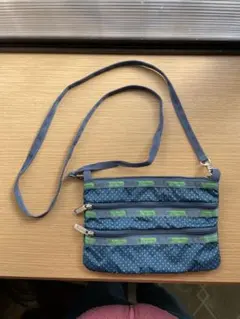 LeSportsac ドット柄 サコッシュ