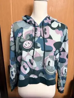 カラフルキャラクター柄フード付きパーカー