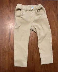 ベージュのゴムウエストパンツ