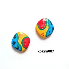 #087　ハンドメイドピアス　イヤリング　レジン　プラ板　抽象デザイン　ペイント