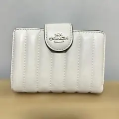 COACH ホワイト キルティング 二つ折り財布