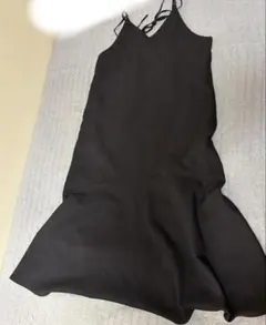 GU肩ひもワンピース マーメイドスカート風