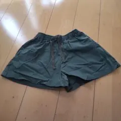 UNIQLO 130cm オリーブグリーン ショートパンツ