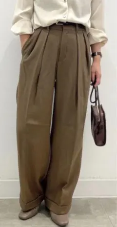 ストレートワイドパンツ