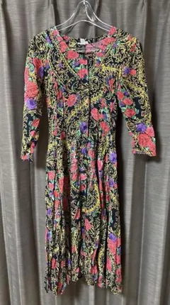 【古着屋さん購入】花柄長袖Aラインワンピース