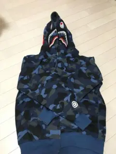 A BATHING APE シャークパーカー ブルー