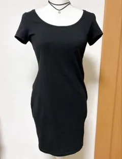 ★未使用★ H&M Tシャツ カットソー ロング丈