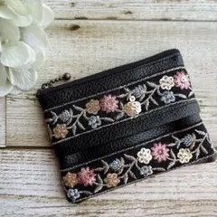 インド刺繍リボン×フェイクレザー♡ティッシュケース付きポーチ