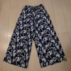 花柄ワイドパンツ サイズF 黒と白
