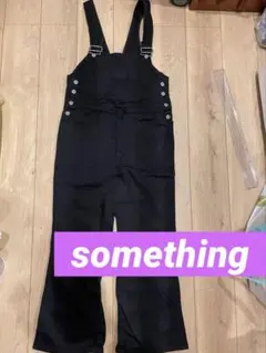 something ブラックサロペット