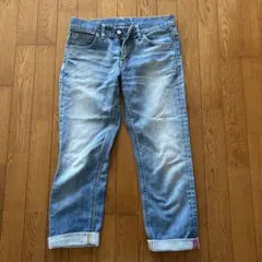 ライトブルーストレートデニム