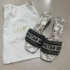 Christian Dior サンダル バタフライ柄のサムネイル