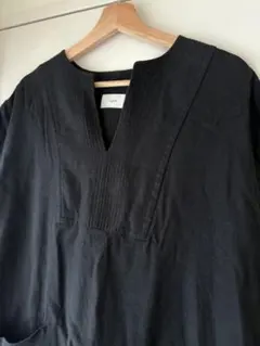 Ungrid アングリッド　スキッパーネックベスト ジレ　黒　レーヨン麻