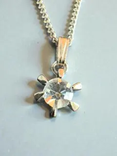 クリスタル 星形 ペンダント ネックレス