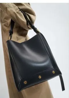 CHARLES & KEITH チャールズアンドキース スタッズ トートバック