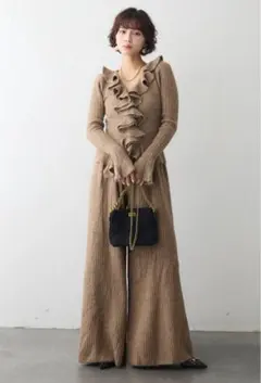 フロントフリル美ラインニットセットアップ frene フラーネ同型 ベージュ