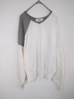美品　アズール　ニットトップス　レディースXL相当　フリーサイズ　白　グレー