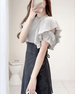 【るるな様専用】mily biletグレー 切り替え フリル袖 ワンピース