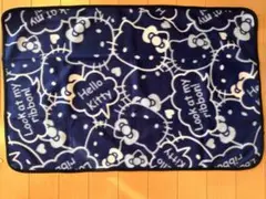 ハローキティ　フリース素材ブランケット　ブルー系　膝掛け