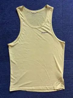 タンクトップ