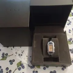 GUCCI バングルウォッチ 6800L 腕時計