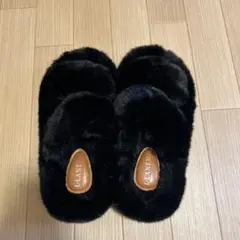【未使用品】厚底ファーサンダル　ブラック　24㎝