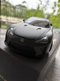 AUTO art Lexus LFA ミニカー 1:18 スケールのサムネイル