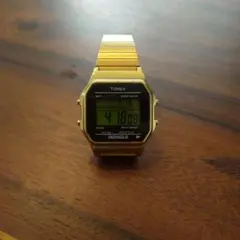 Supreme × TIMEX デジタル腕時計 ゴールドのサムネイル