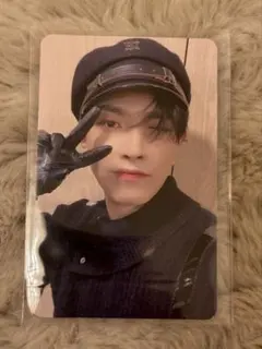 ateez wonderwall 8m1t トレカ　ホンジュン ATEEZ MIGHTEEZ Wonder Room ホンジュン 購入特典トレカ - メルカリ