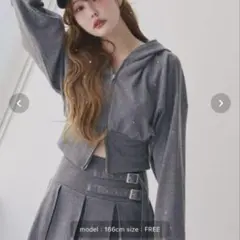 ナイスクラップ ビジュー付きショートパーカー