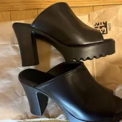 ブラックオープントゥヒールサンダル 24.5cm